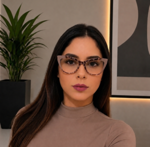 Armação Olho de Gato Feminina – Elegância e Proteção